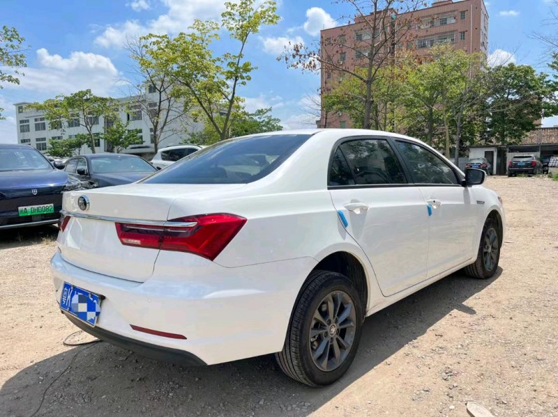 广州21年比亚迪秦7