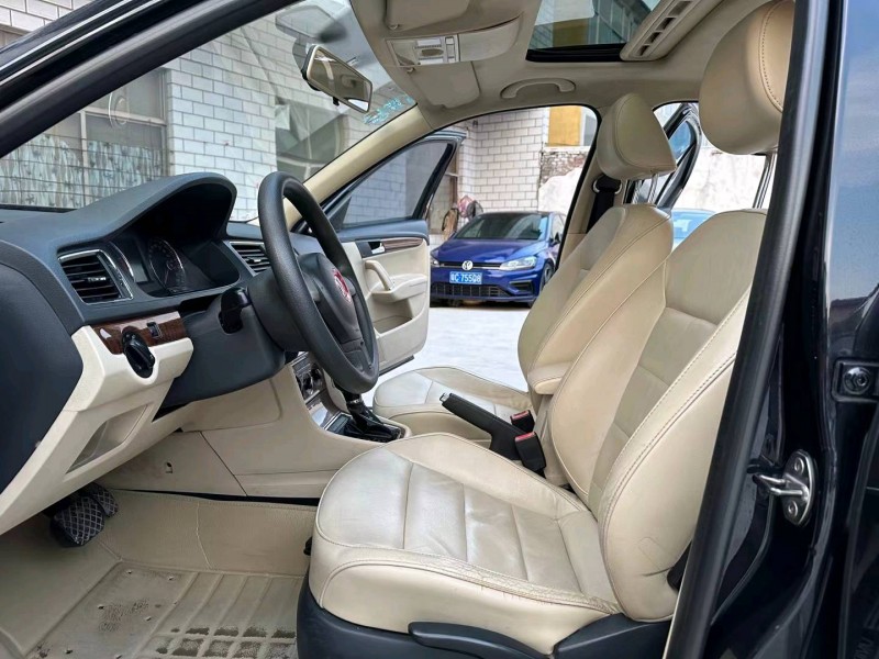 济南13年大众朗逸4