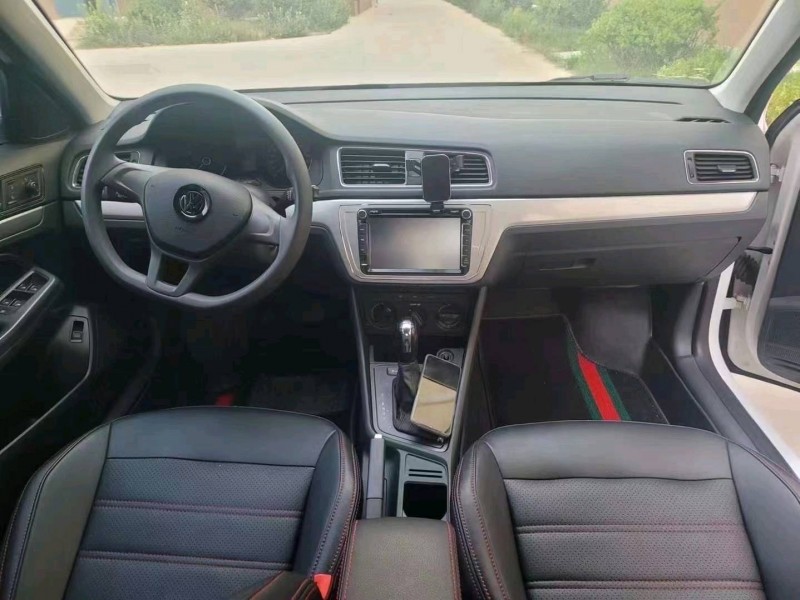 济南16年大众朗逸3