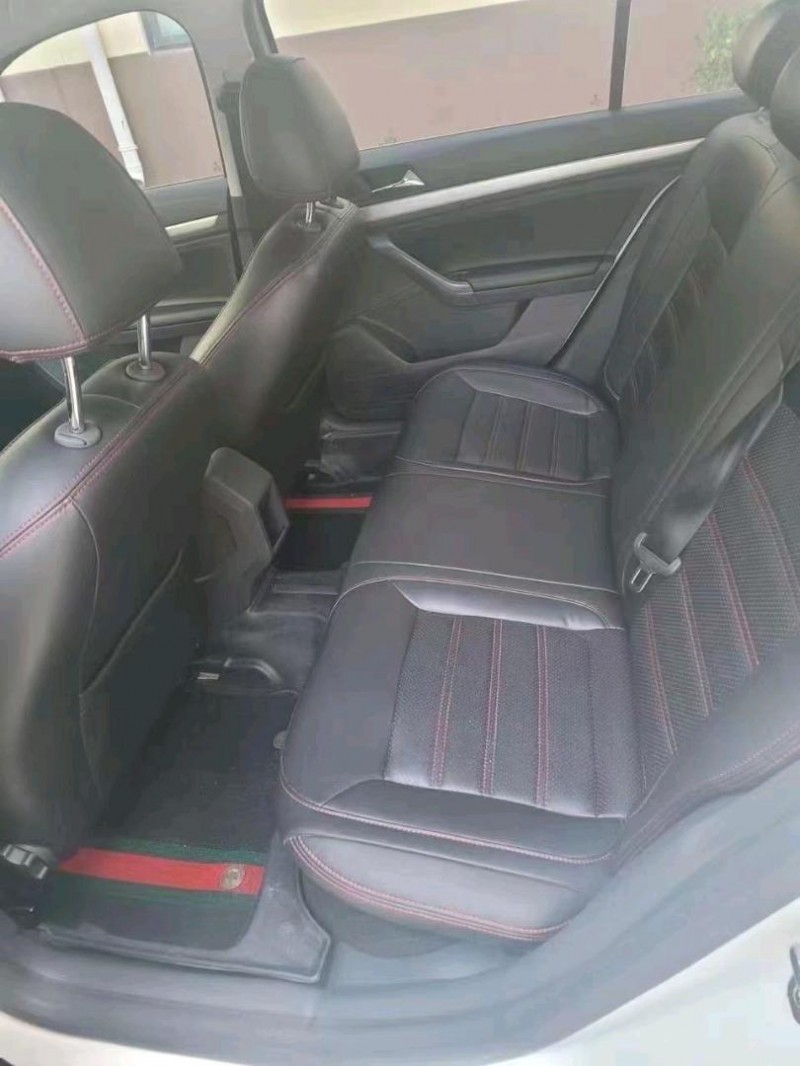 济南16年大众朗逸4