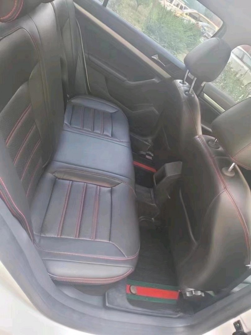 济南16年大众朗逸5