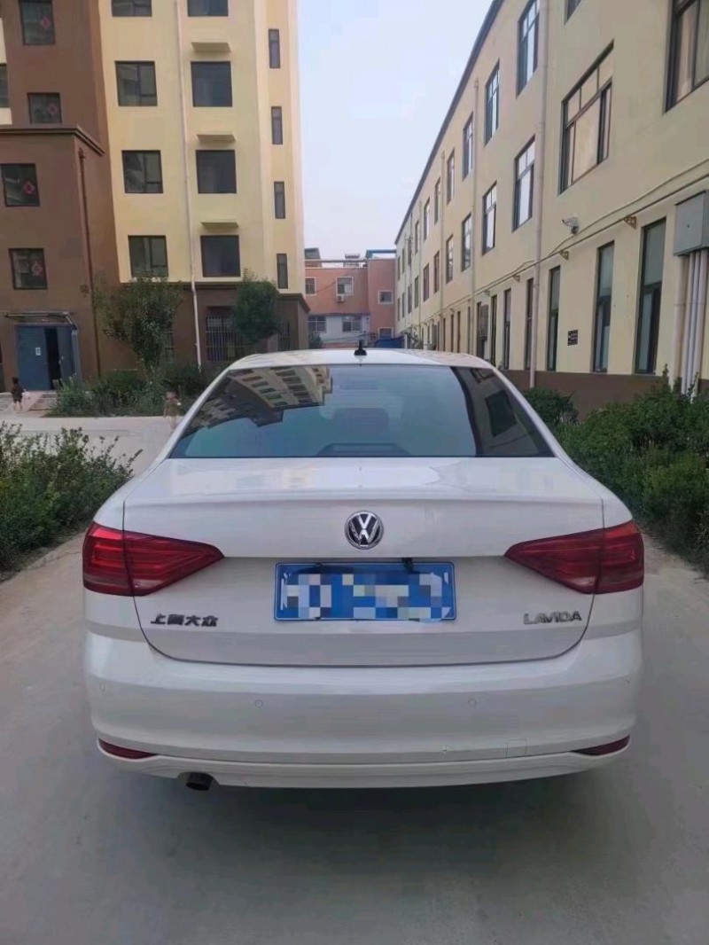 济南16年大众朗逸8