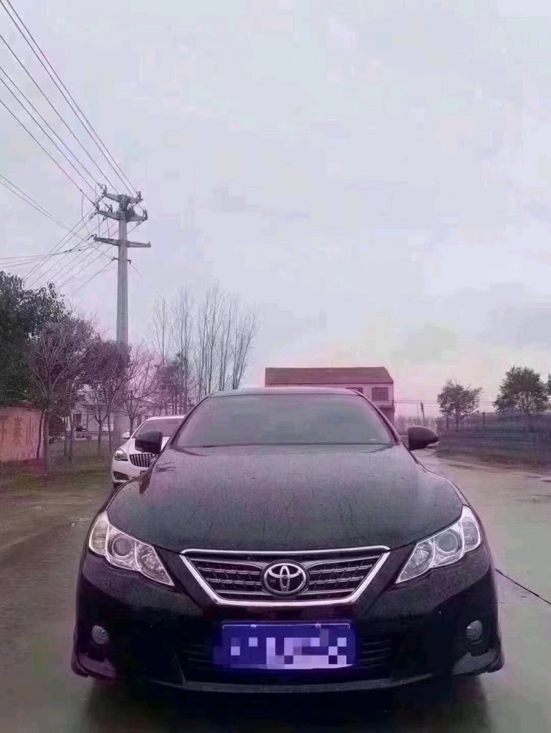 济南12年丰田锐志1