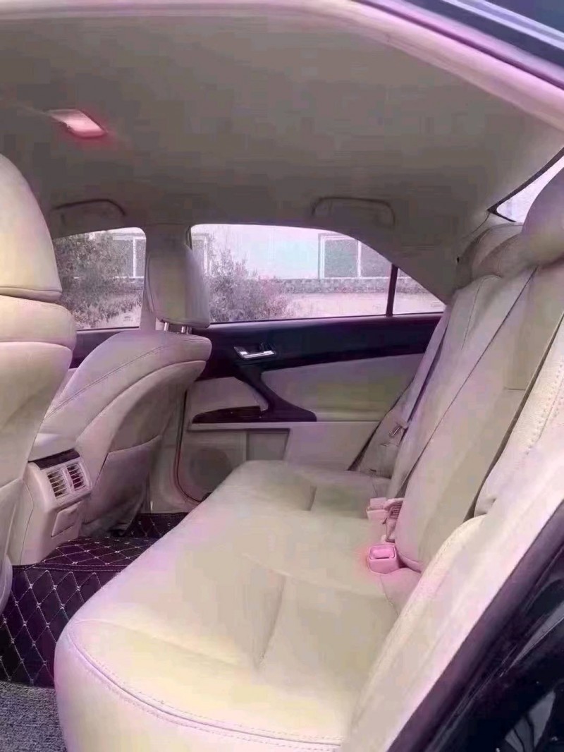 济南12年丰田锐志5