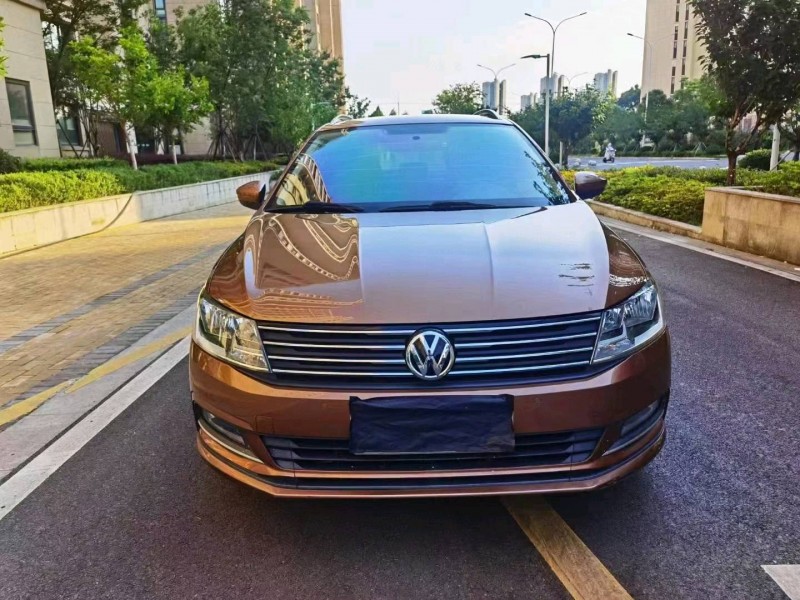苏州16年大众朗行1