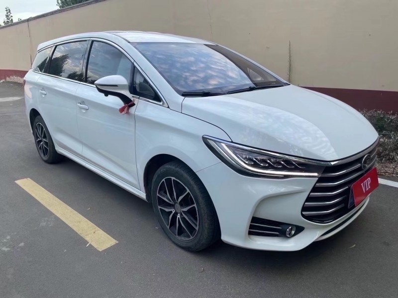 青岛19年比亚迪宋2