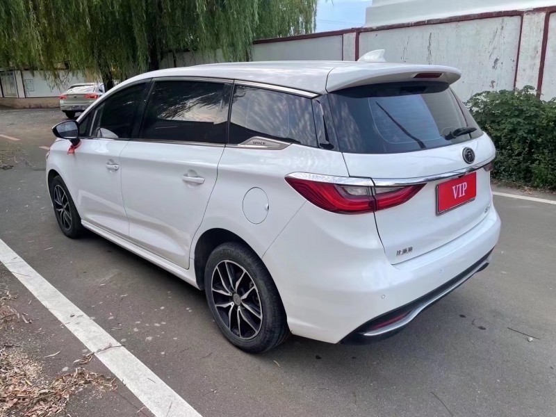 青岛19年比亚迪宋5