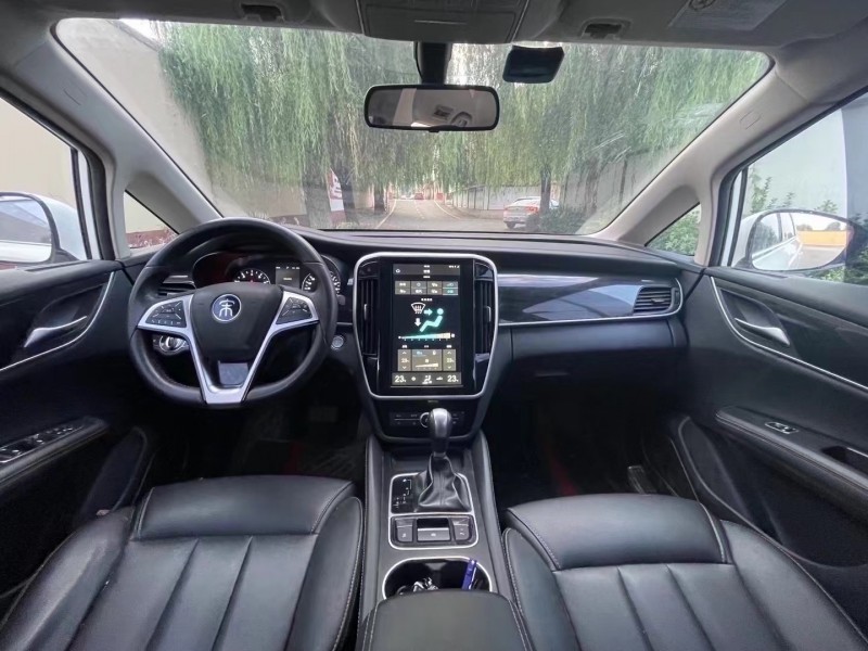 青岛19年比亚迪宋8