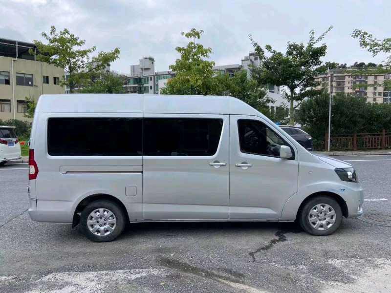 广州21年长安汽车睿行4