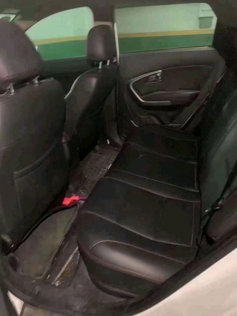 枣庄17年华泰圣达菲3