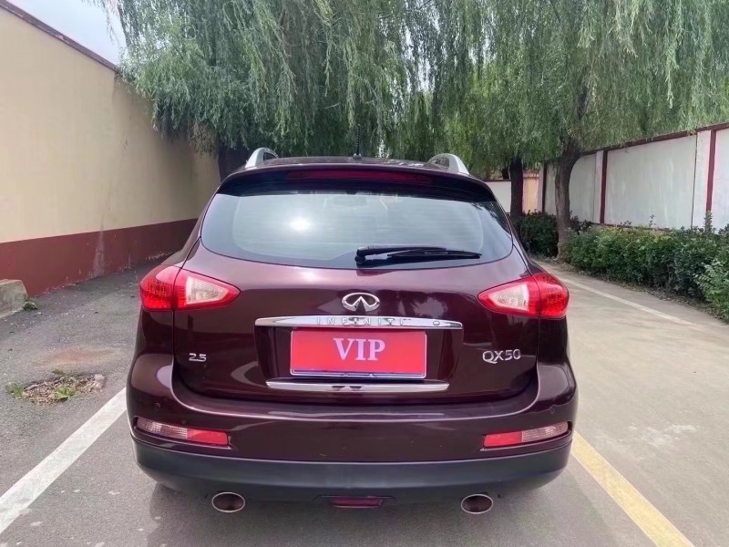 青岛14年英菲尼迪QX50(进口)9