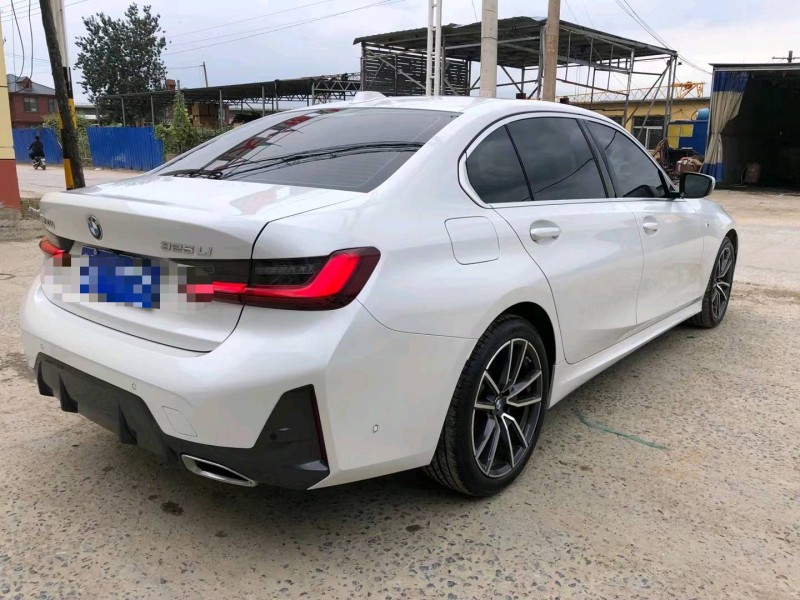 保定23年宝马3系8