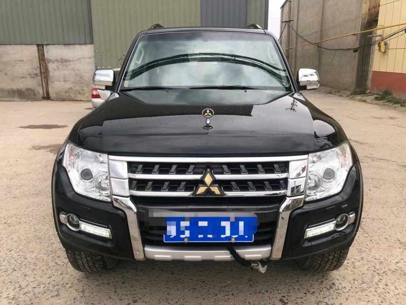 保定18年三菱帕杰罗1