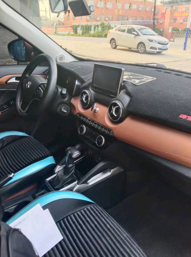 保定18年北汽绅宝X354