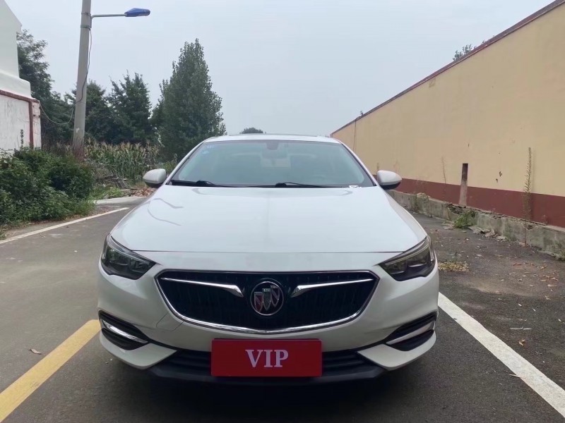 青岛18年别克君威1