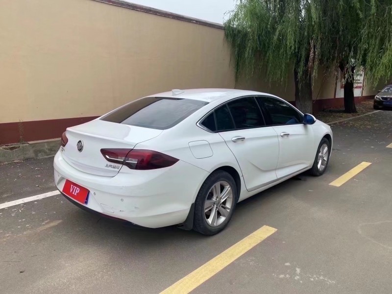 青岛18年别克君威4