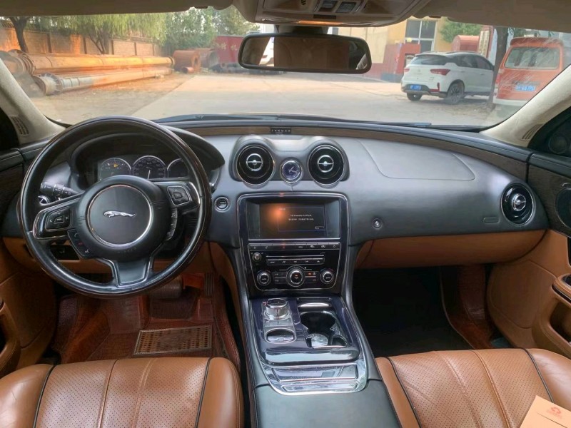 保定12年捷豹XJ6