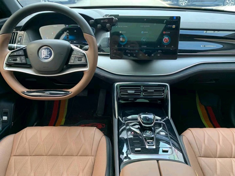 中山23年比亚迪唐7