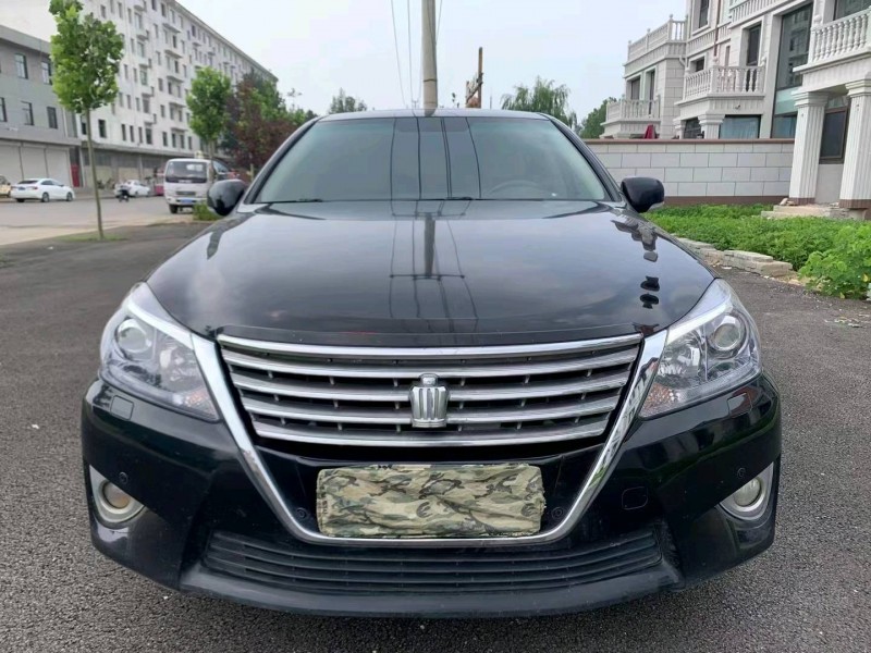 邯郸13年丰田皇冠1