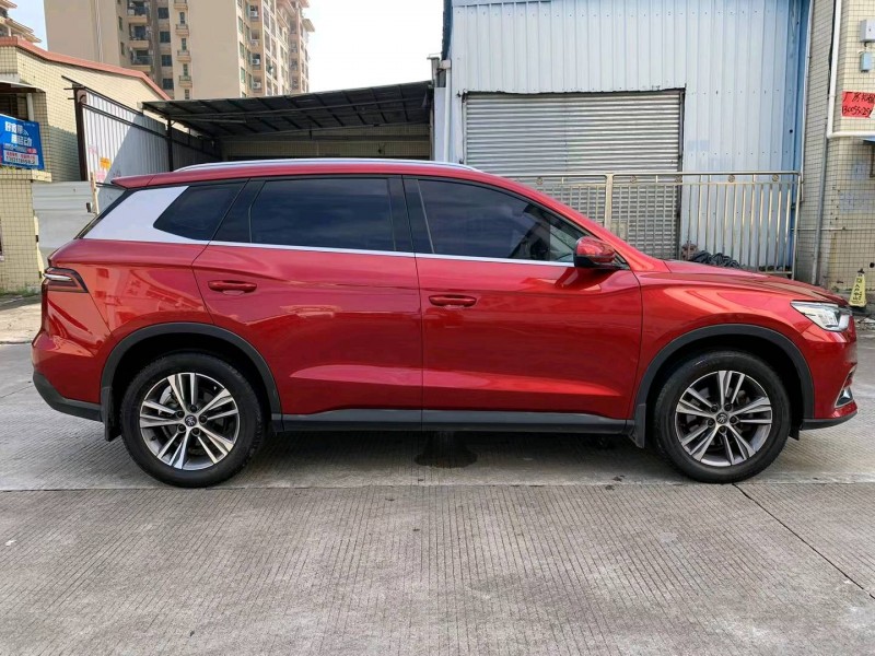 中山19年比亚迪宋2