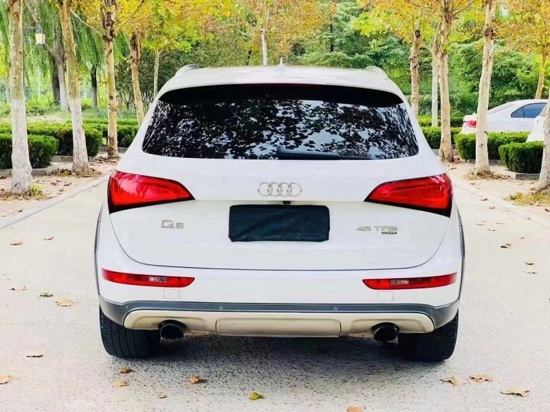 济宁15年奥迪Q58