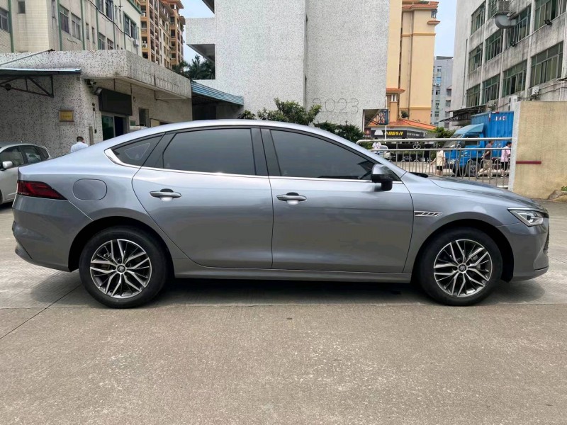 中山22年比亚迪秦2