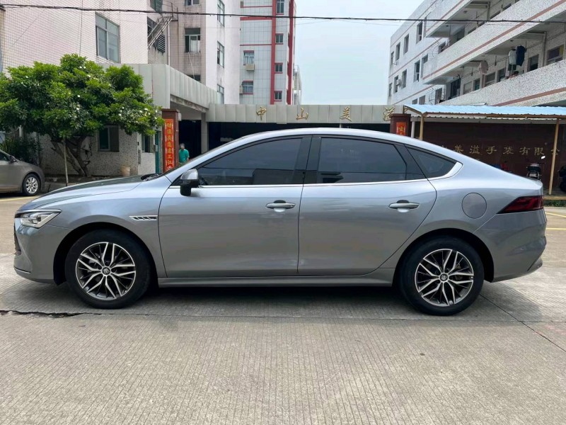 中山22年比亚迪秦3