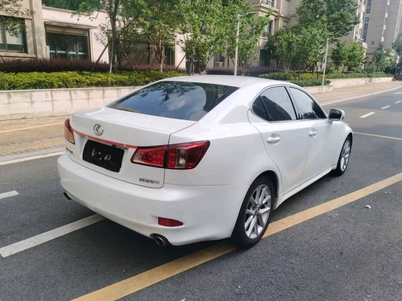 苏州11年雷克萨斯LS8
