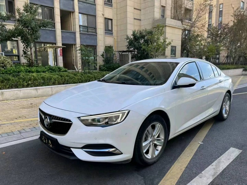 苏州18年别克君威3