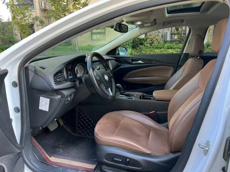 苏州18年别克君威6