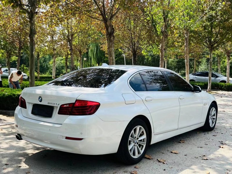 济宁17年宝马5系5