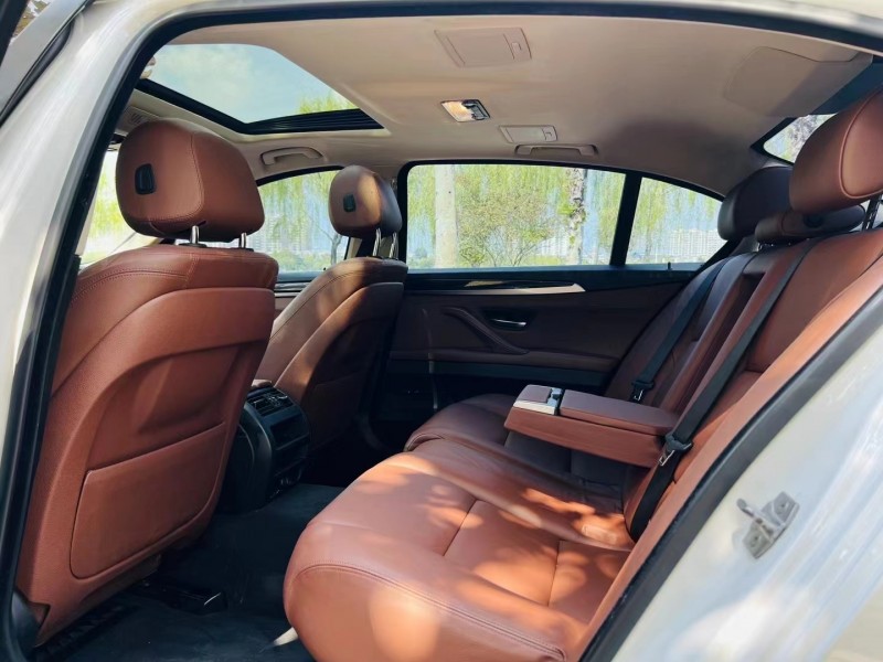 济宁17年宝马5系6