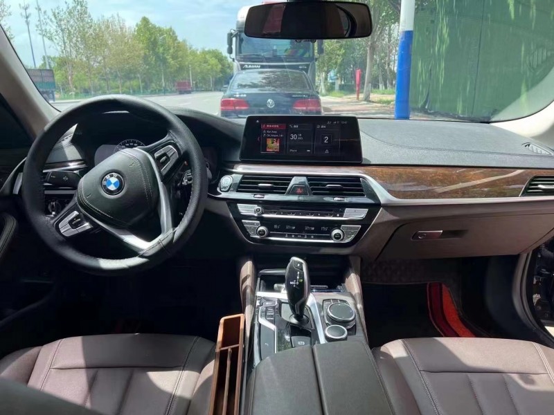 济宁19年宝马5系3