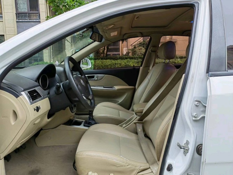 苏州14年别克凯越4