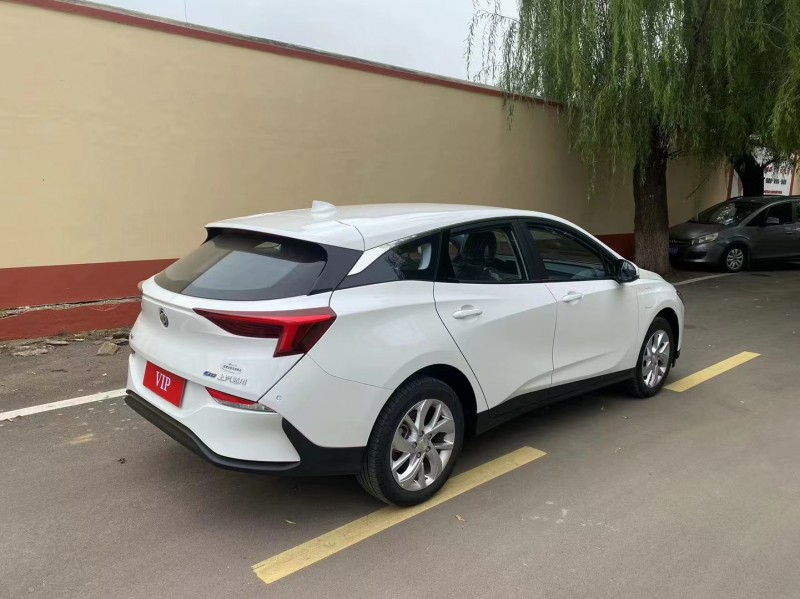 青岛23年别克微蓝5