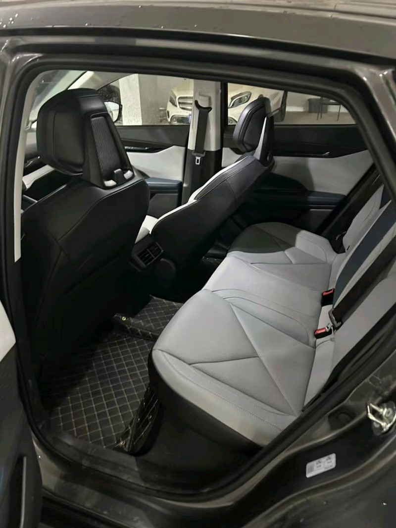 六盘水23年长安汽车UNI-V8