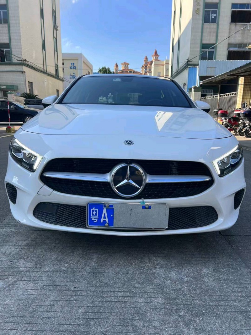 中山21年奔驰A1