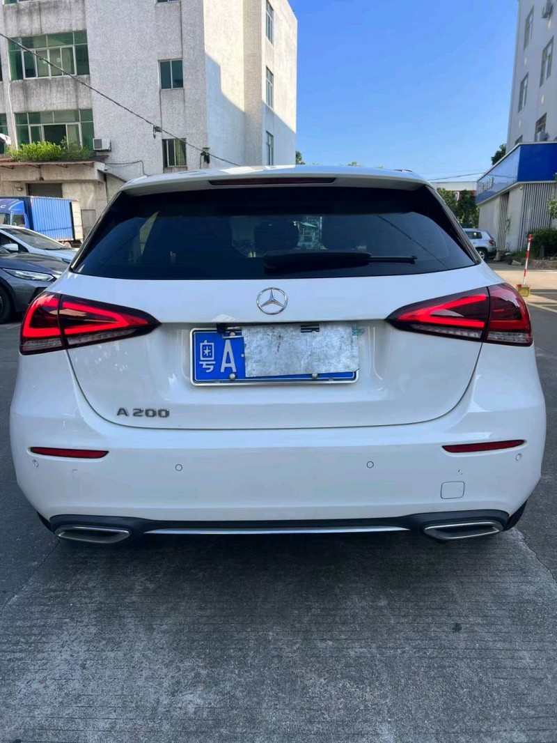 中山21年奔驰A9