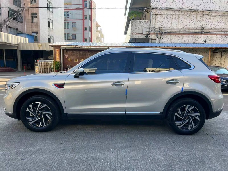 中山21年红旗HS53