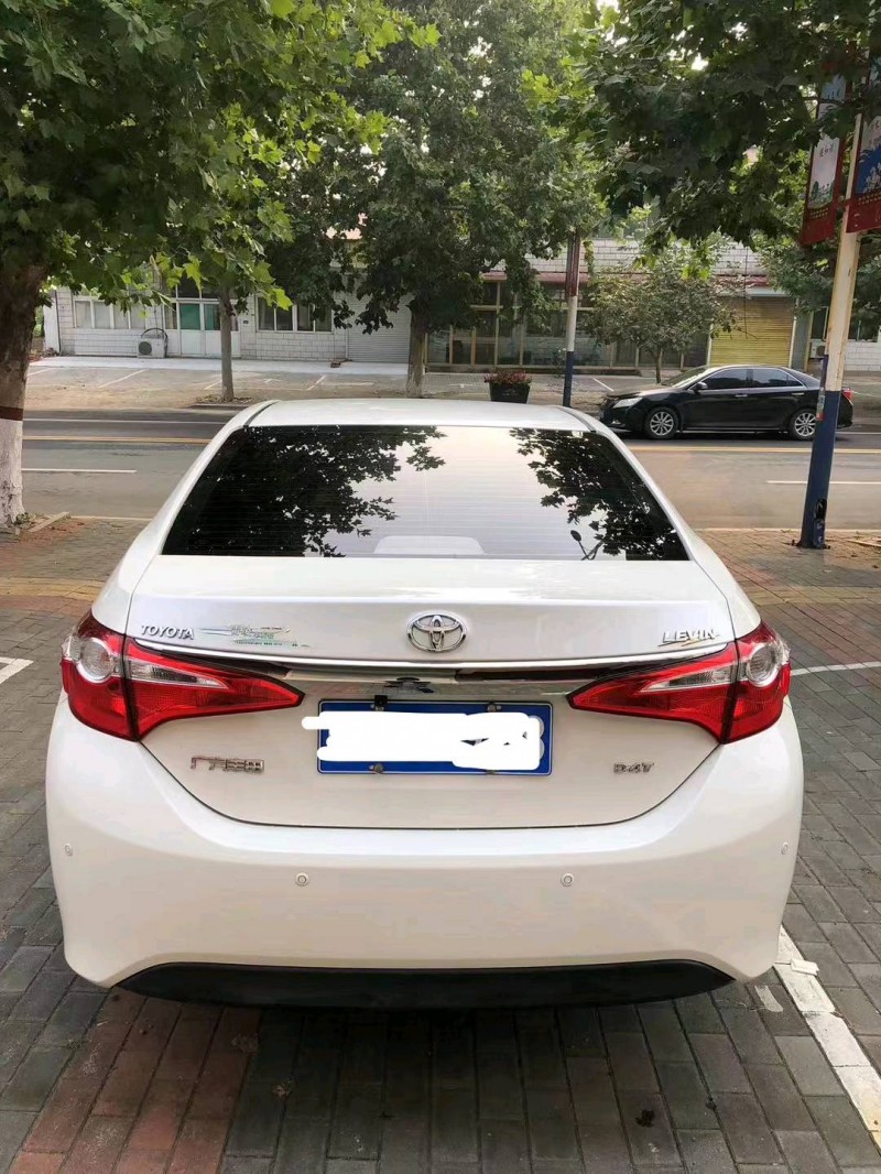 邯郸17年丰田雷凌9