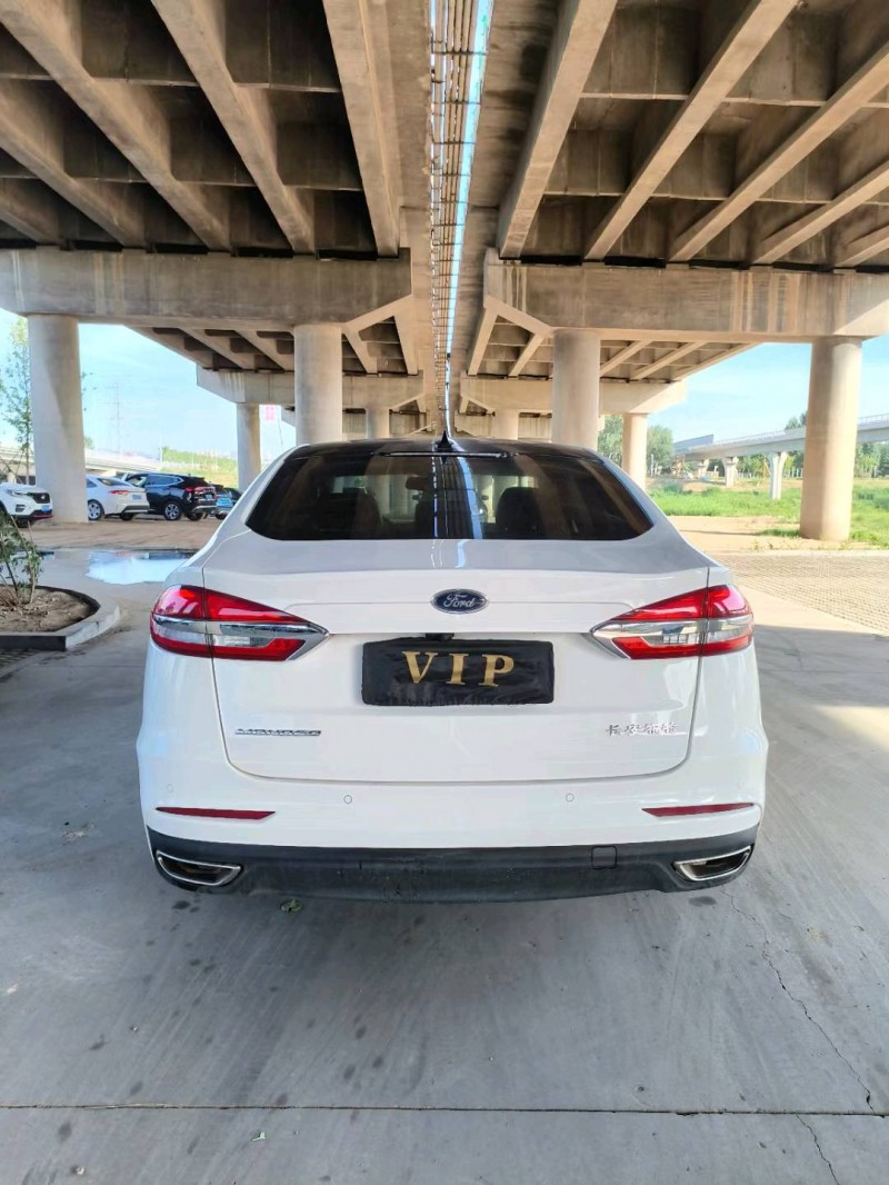 青岛21年福特蒙迪欧8