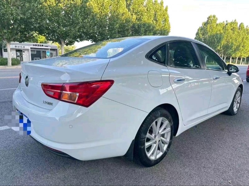 廊坊17年别克威朗5