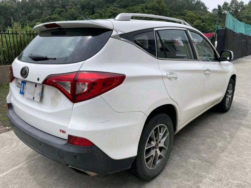 江门17年比亚迪宋8