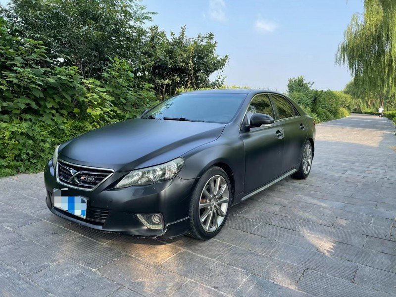 济宁13年丰田锐志2