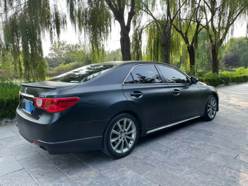 济宁13年丰田锐志4