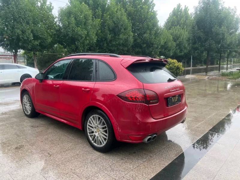 济南13年保时捷卡宴8