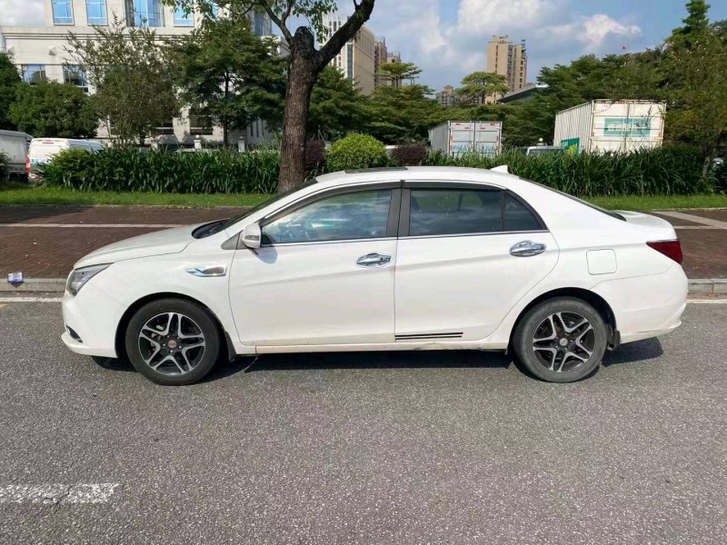 汕头15年比亚迪速锐3