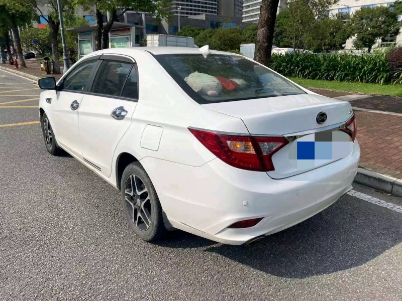 汕头15年比亚迪速锐5