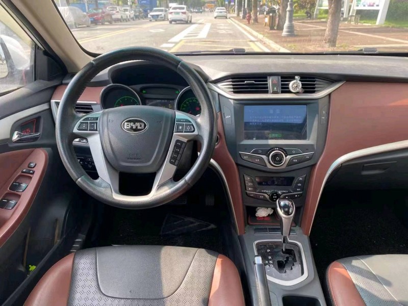 汕头15年比亚迪速锐8