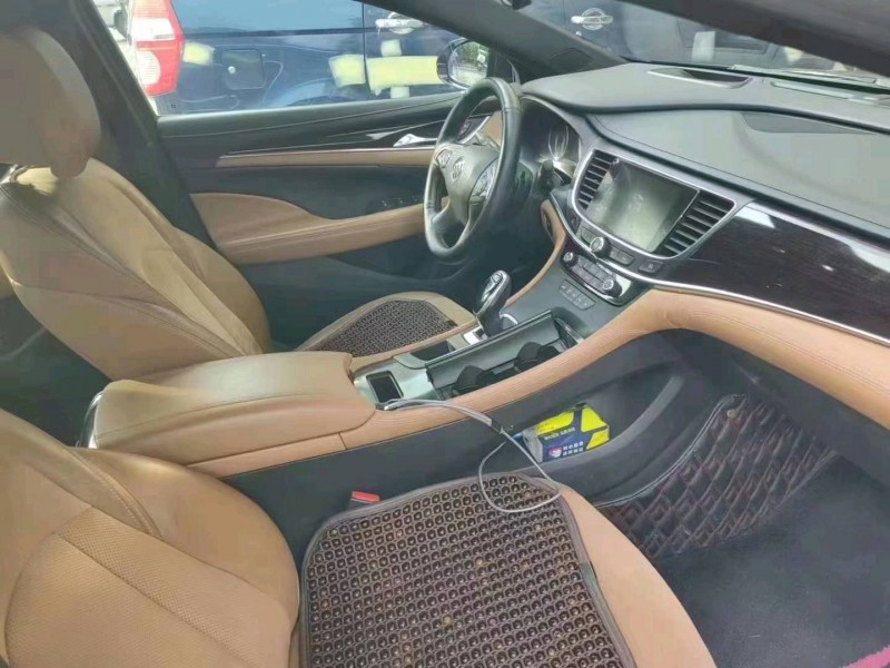 九江18年別克君越3